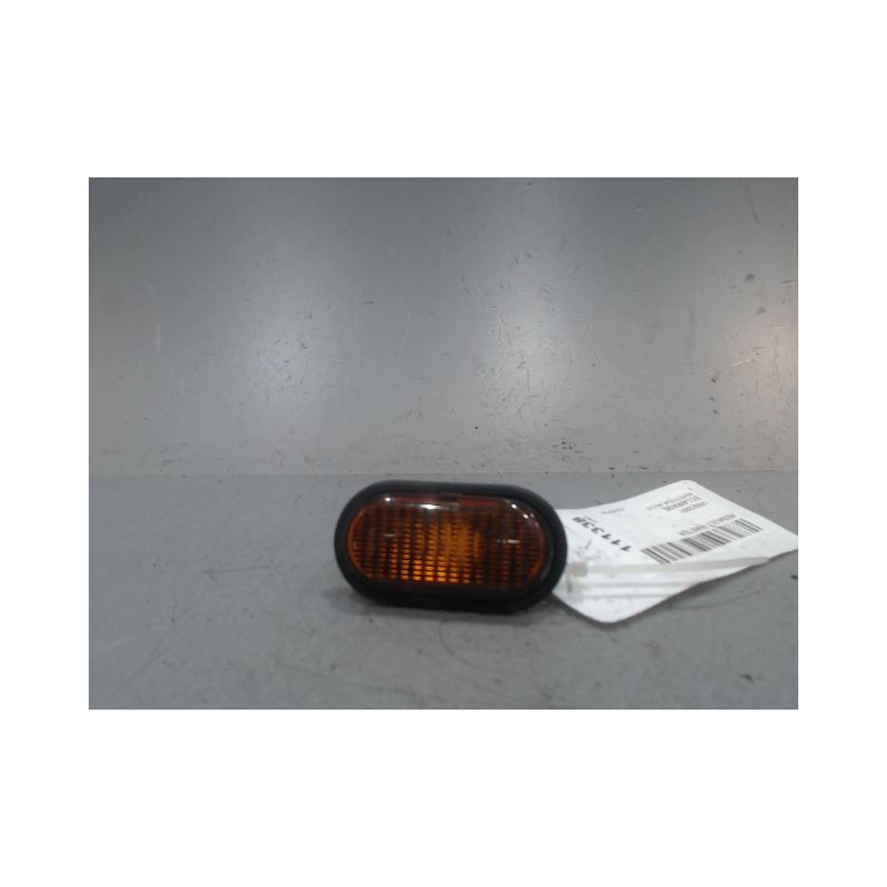 REPETITEUR AILE DROIT RENAULT MASTER