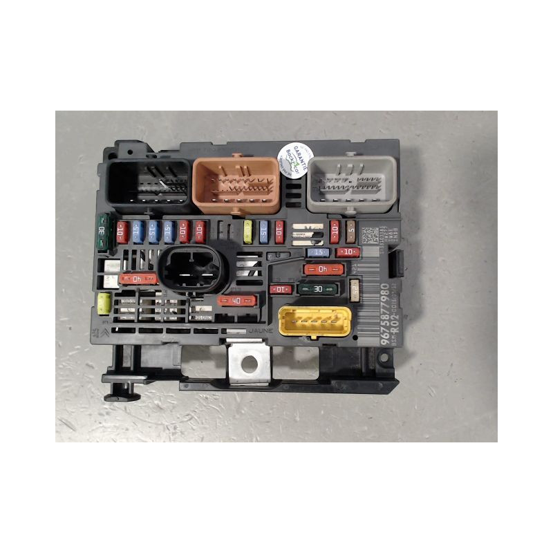 BOITE A FUSIBLES CITROEN C4