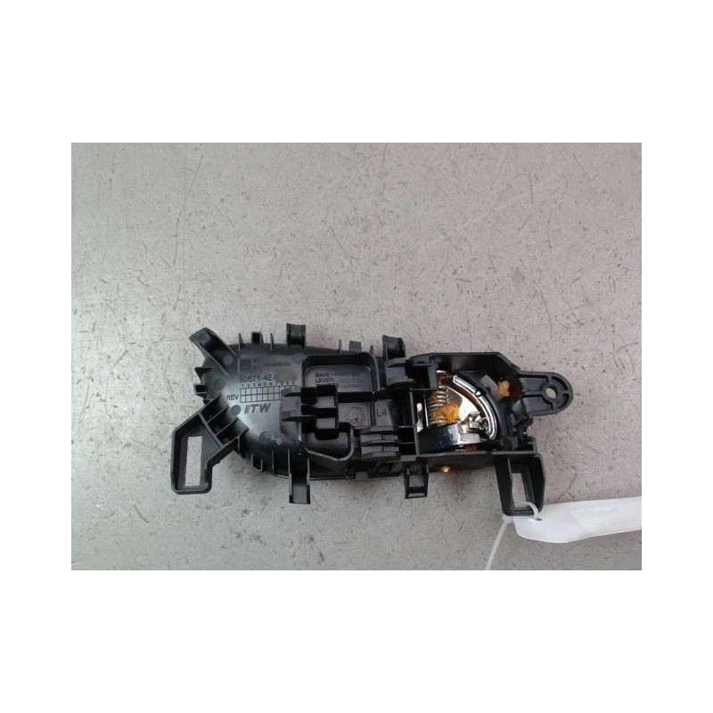 POIGNEE INTERIEURE PORTE AVANT GAUCHE NISSAN QHASQAI 2007-