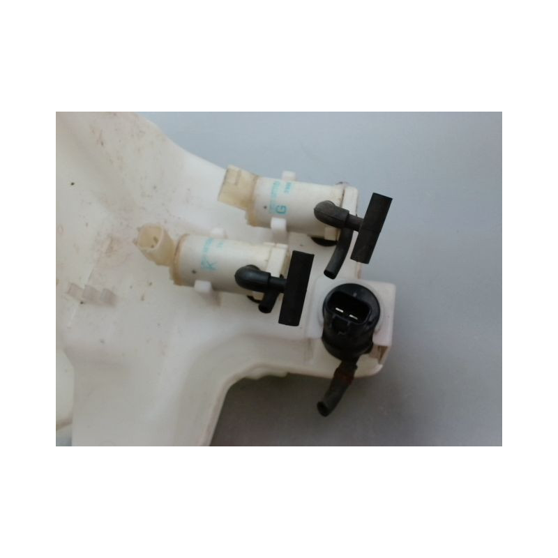 RESERVOIR LAVE-GLACE AVANT SUBARU FORESTER