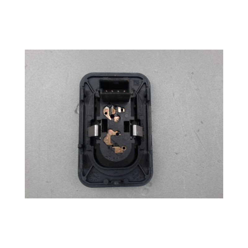 COMMANDE LEVE-GLACE PORTE AVD OPEL CORSA