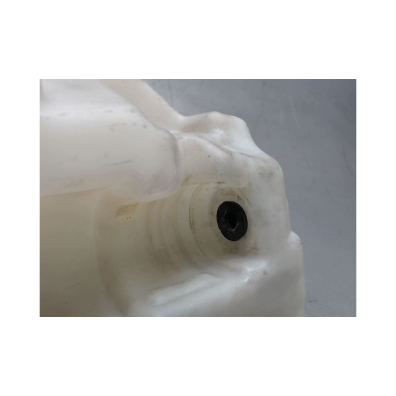 RESERVOIR LAVE-GLACE AVANT VOLKSWAGEN GOLF IV 98-2004