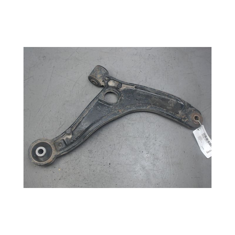 TRIANGLE INFERIEUR AVANT GAUCHE RENAULT MASTER
