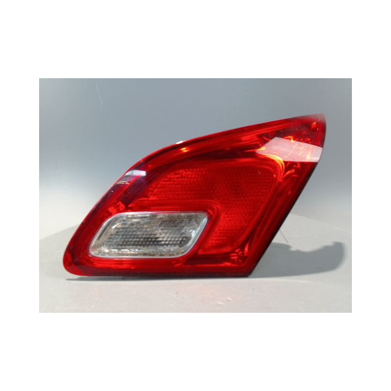 FEU ARRIERE INTERIEUR DROIT OPEL ASTRA 2004-