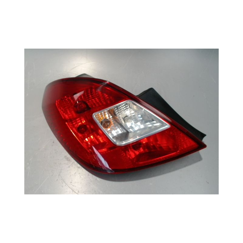 FEU ARRIERE GAUCHE  OPEL CORSA 06-09