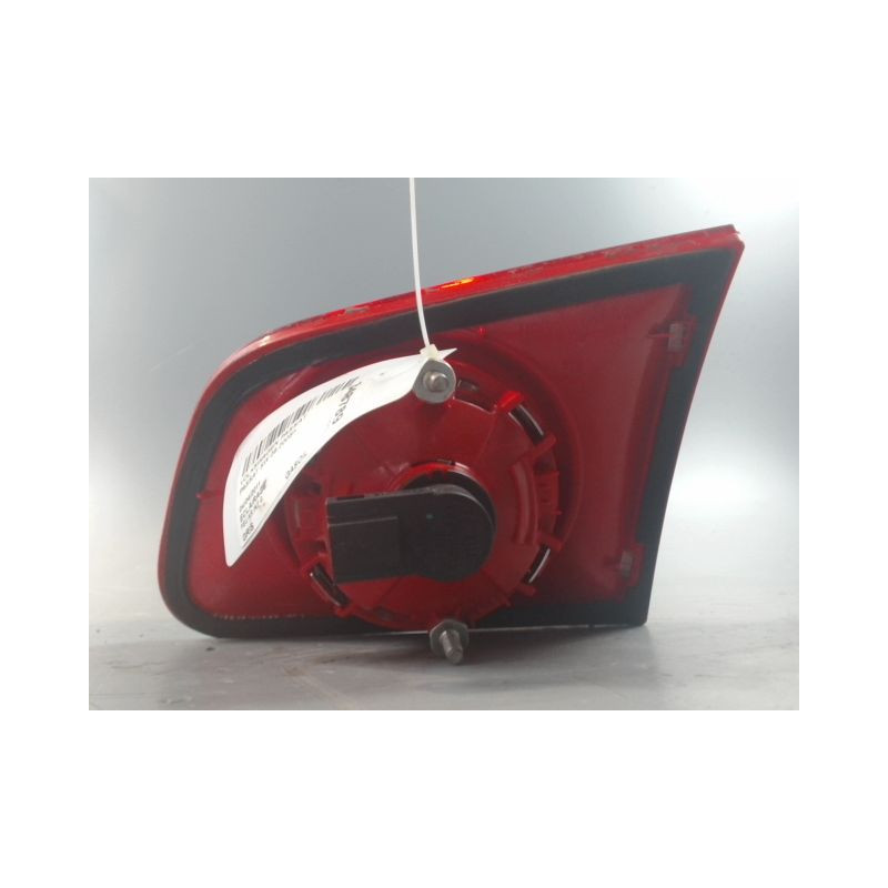 FEU ARRIERE INTERIEUR GAUCHE VOLKSWAGEN PASSAT SW 2005-