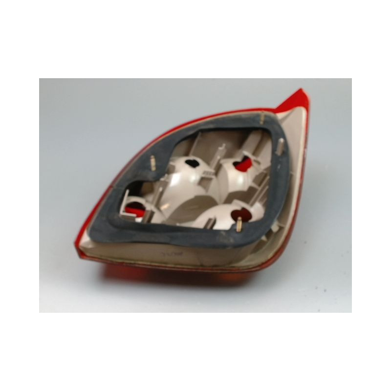 FEU ARRIERE GAUCHE  FORD FIESTA IV Phase 2 1999-2002