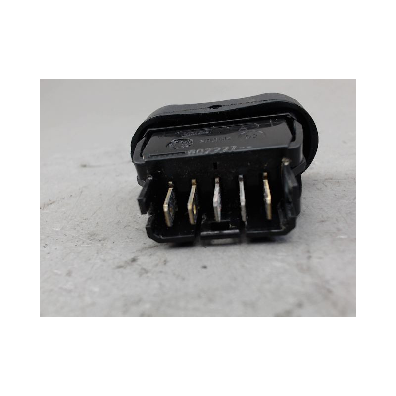 COMMANDE LEVE-GLACE PORTE AVG DACIA SANDERO