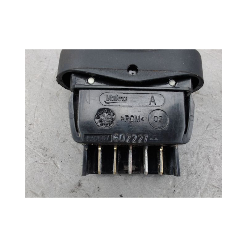 COMMANDE LEVE-GLACE PORTE AVG DACIA SANDERO