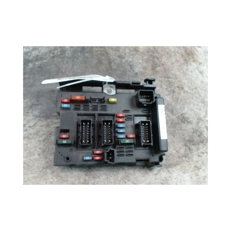 PLATINE FUSIBLE AVANT PEUGEOT 206