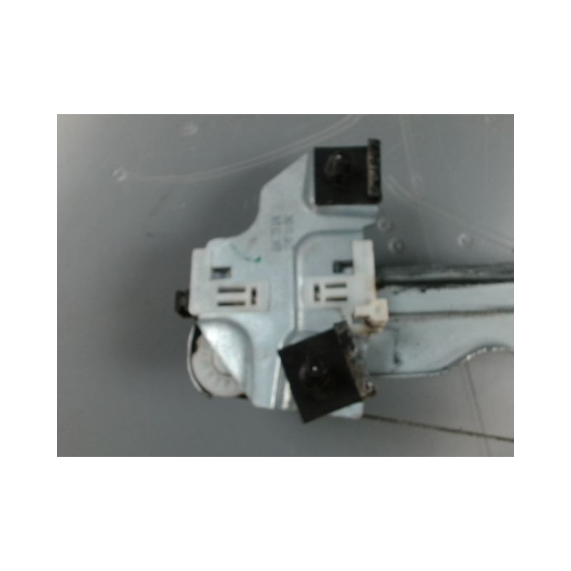 MECANISME+MOTEUR LEVE-GLACE AVANT GAUCHE DACIA DUSTER 2010-