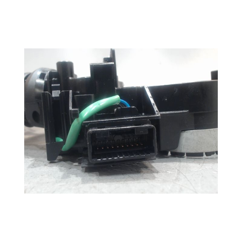 COMMANDE CLIGNOTANT TOYOTA YARIS