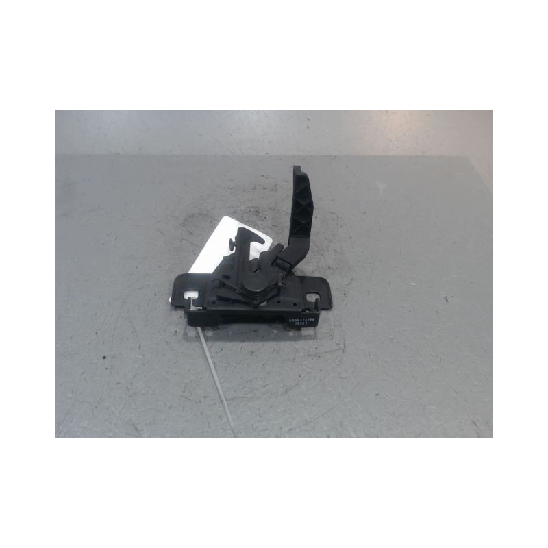 SERRURE CAPOT DACIA SANDERO