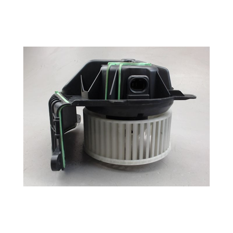 MOTEUR VENTILATEUR CHAUFFAGE RENAULT MEGANE