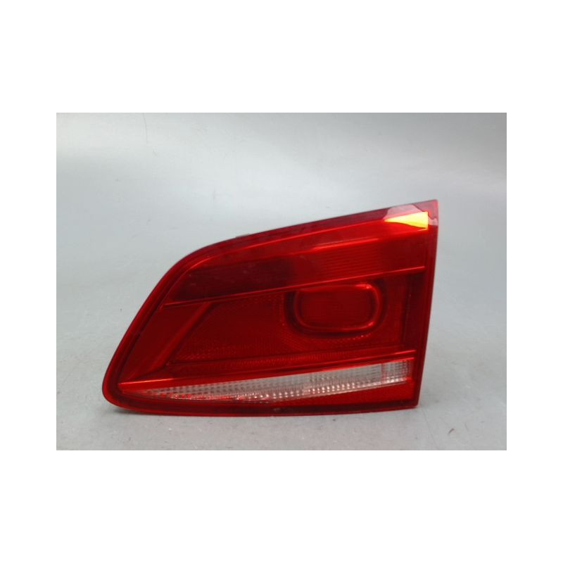 FEU ARRIERE INTERIEUR DROIT VOLKSWAGEN PASSAT SW 2005-
