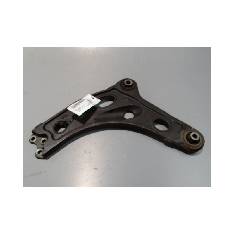 TRIANGLE INFERIEUR AVANT GAUCHE RENAULT TRAFIC