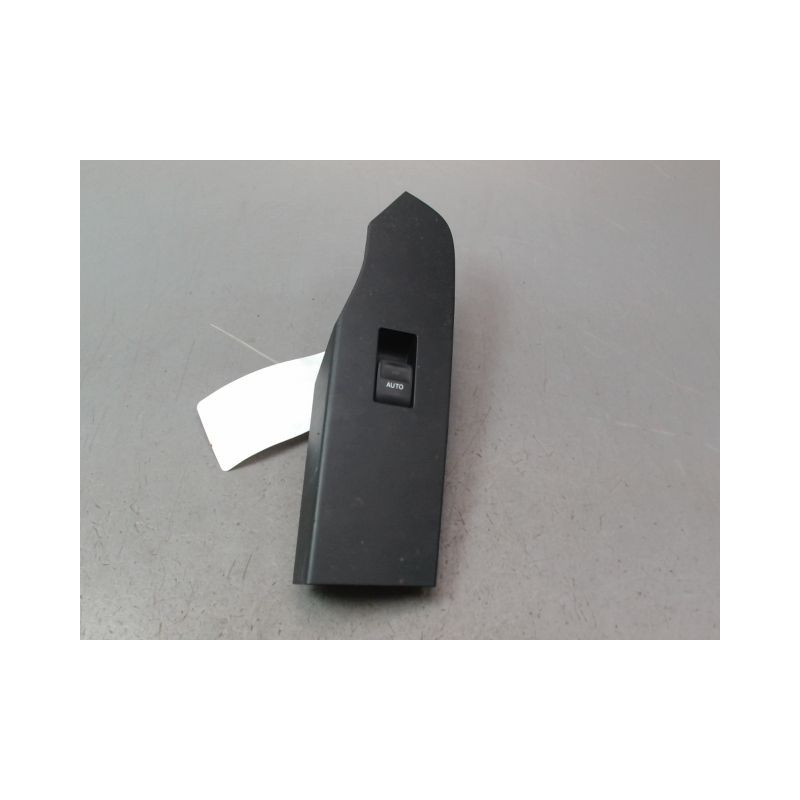 COMMANDE LEVE-GLACE PORTE AVD TOYOTA AURIS 2010-
