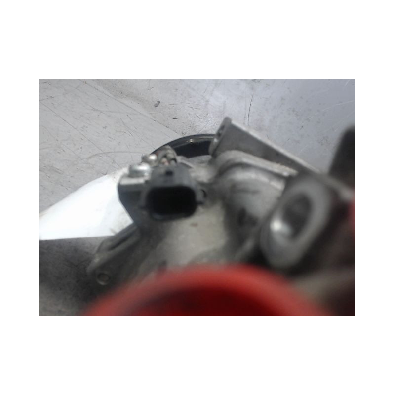 COMPRESSEUR AIR CONDITIONNE DACIA SANDERO 2008-