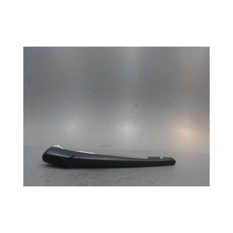 BRAS ESSUIE-GLACE ARRIERE SUZUKI SWIFT