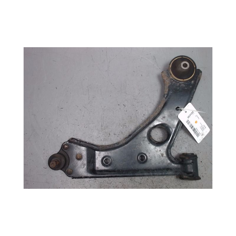 TRIANGLE INFERIEUR AVANT DROIT OPEL CORSA