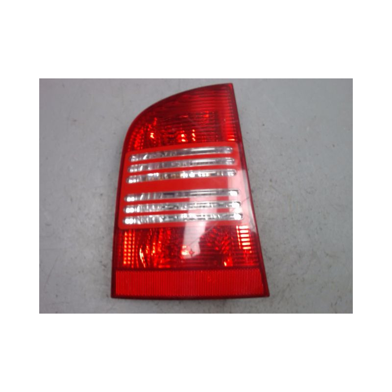 FEU ARRIERE GAUCHE  SKODA OCTAVIA COMBI 2000-