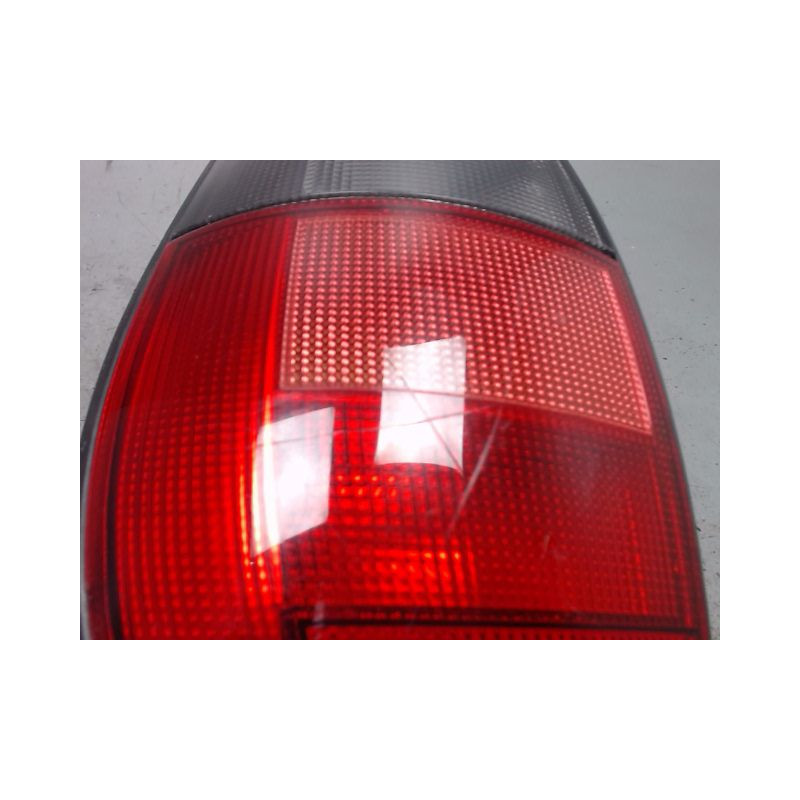 FEU ARRIERE GAUCHE  RENAULT LAGUNA NEVADA -98