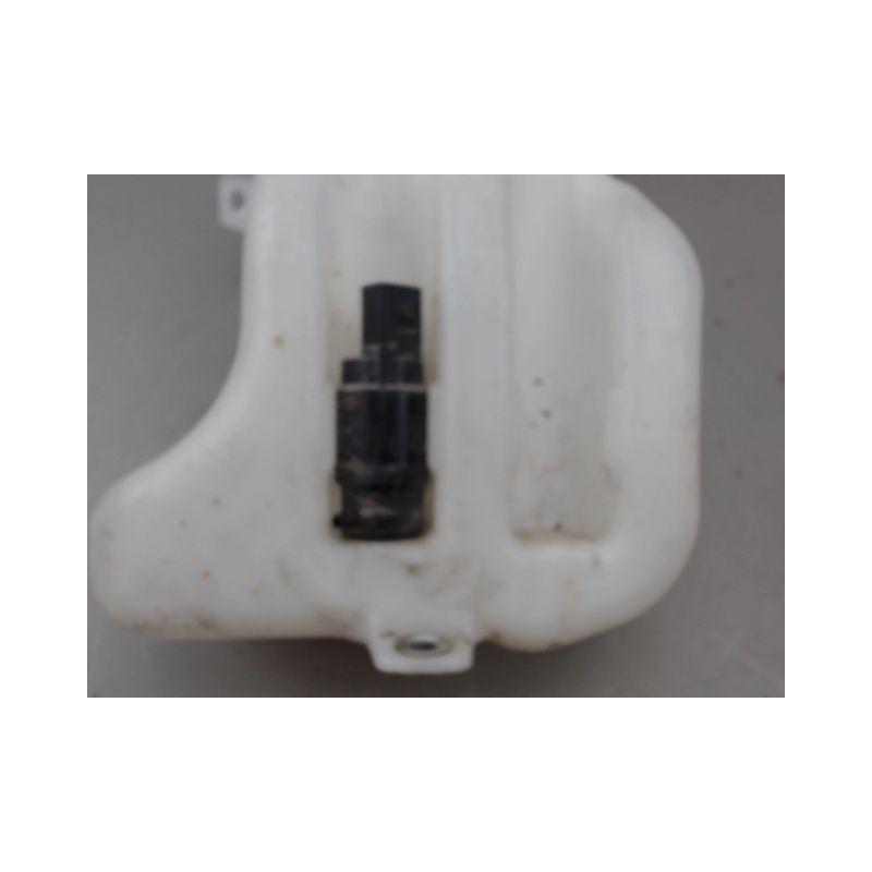RESERVOIR LAVE-GLACE AVANT IVECO 35C13