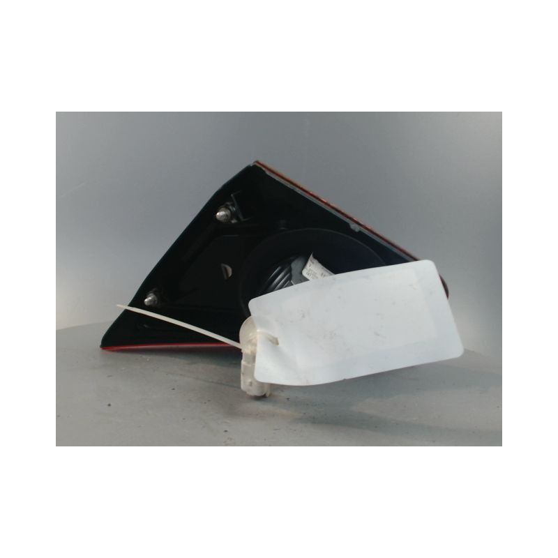 FEU ARRIERE INTERIEUR GAUCHE NISSAN QHASQAI 2007-