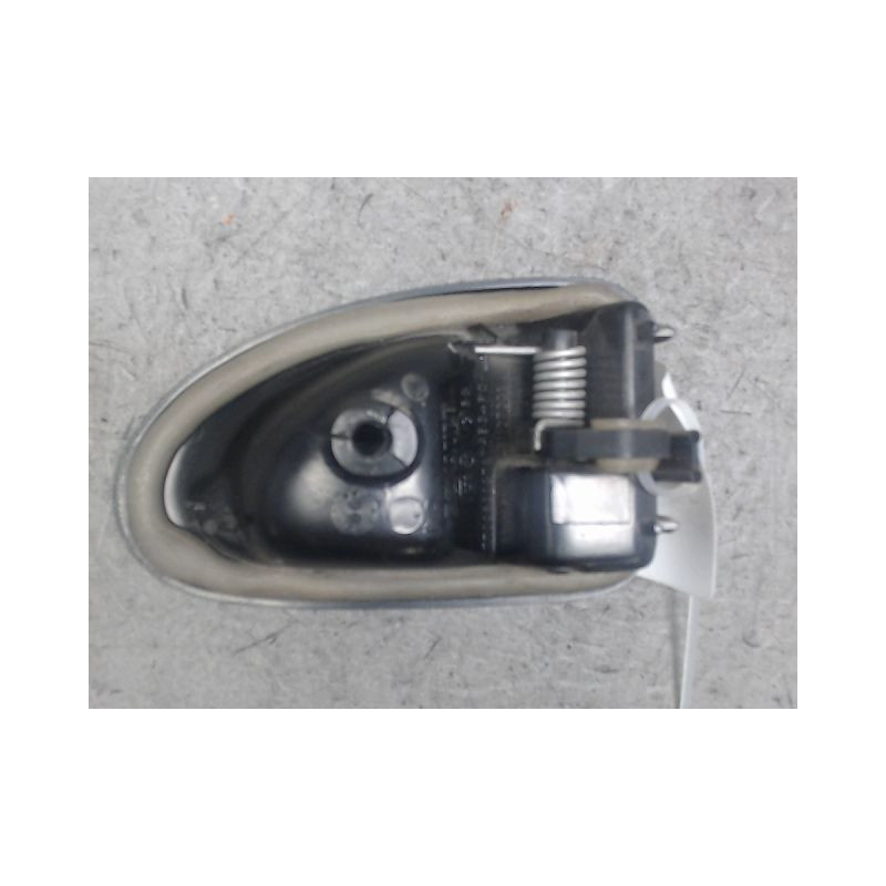 POIGNEE INTERIEURE PORTE AVANT GAUCHE NISSAN INTERSTAR MOYEN L2H2 2003-
