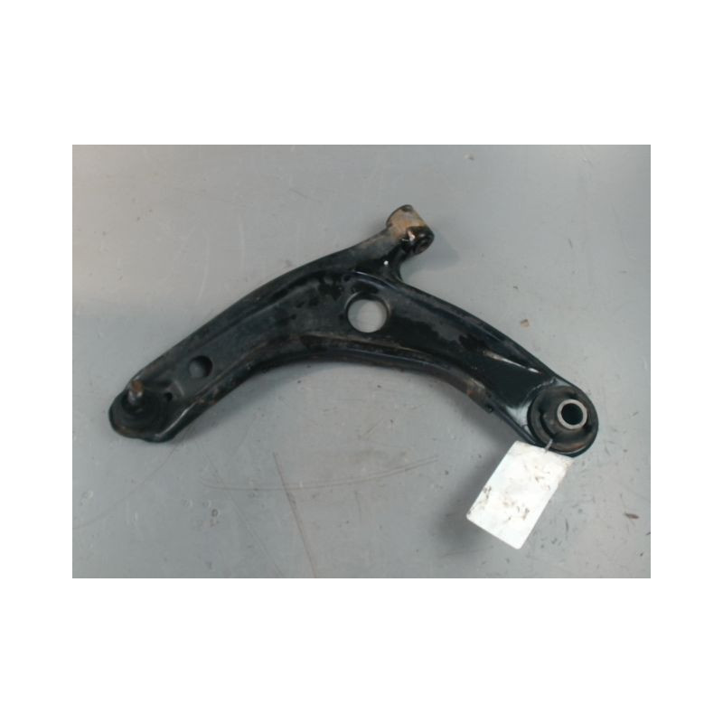 TRIANGLE INFERIEUR AVANT GAUCHE TOYOTA YARIS II 2010-