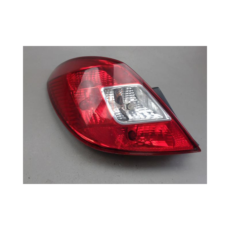 FEU ARRIERE GAUCHE  OPEL CORSA
