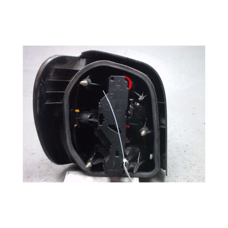 FEU ARRIERE DROIT VOLKSWAGEN POLO 94-99