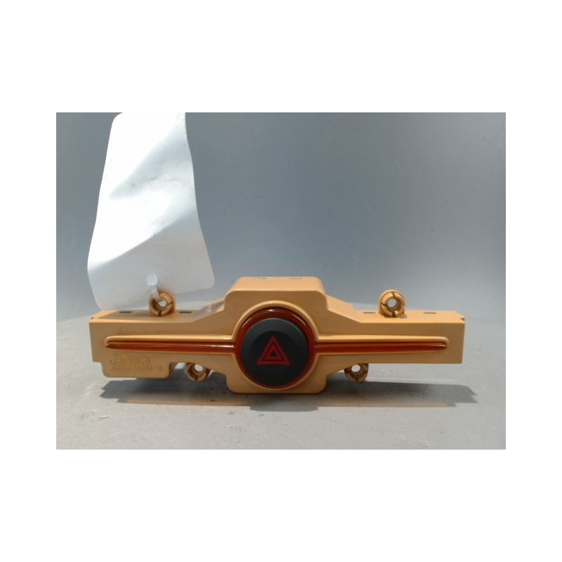 BOUTON DE WARNING KIA CARENS 2002-