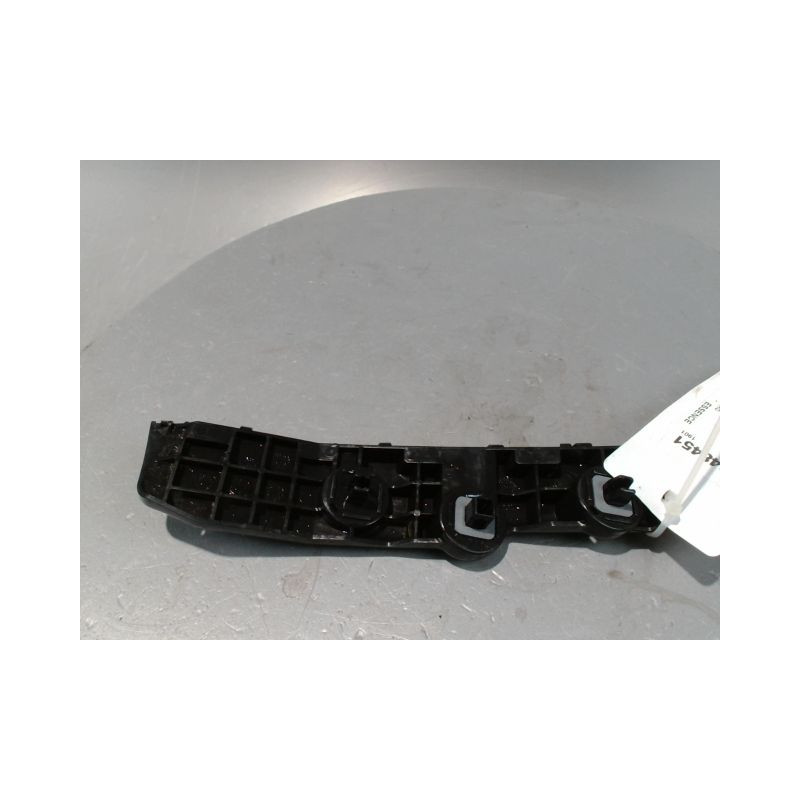 SUPPORT PARE-CHOC ARD NISSAN MICRA 2009-