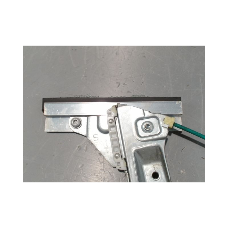 MECANISME+MOTEUR LEVE-GLACE AVANT GAUCHE OPEL CORSA 2010-