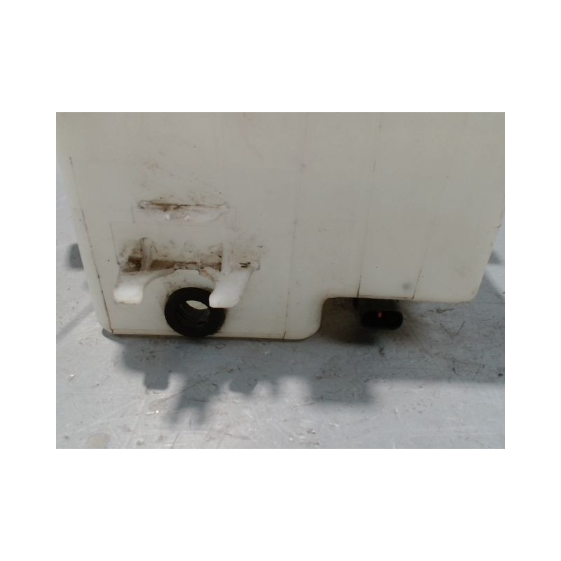 RESERVOIR LAVE-GLACE AVANT KIA CARENS 2002-