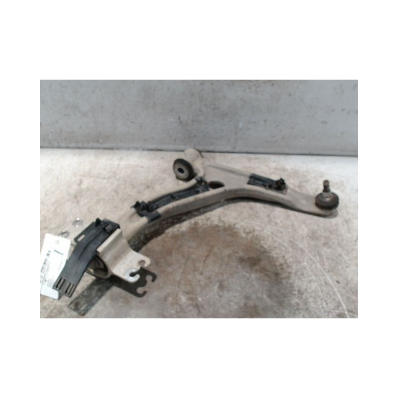 TRIANGLE INFERIEUR AVANT DROIT MERCEDES CLASSE B 2008-