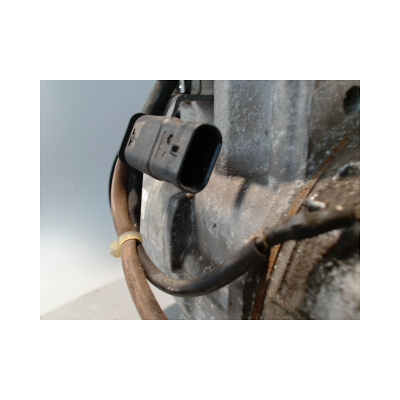 COMPRESSEUR AIR CONDITIONNE MERCEDES CLASSE B 2008-
