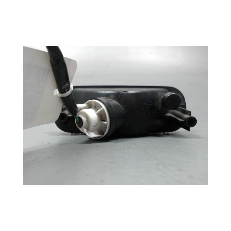 FEU BROUILLARD CENTRAL ARRIERE SUZUKI SWIFT -03/05