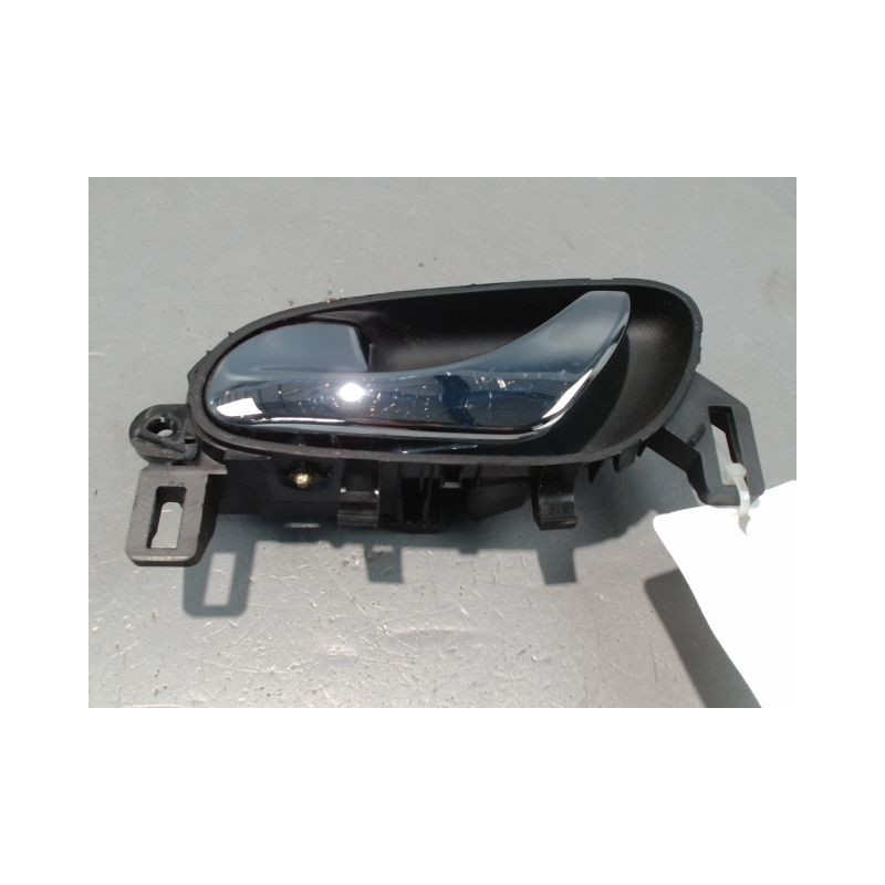 POIGNEE INTERIEURE PORTE AVANT GAUCHE NISSAN QHASQAI 2007-