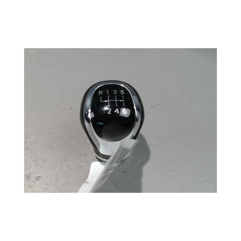 POMMEAU LEVIER VITESSES NISSAN QHASQAI 2007- 1.5 dCi