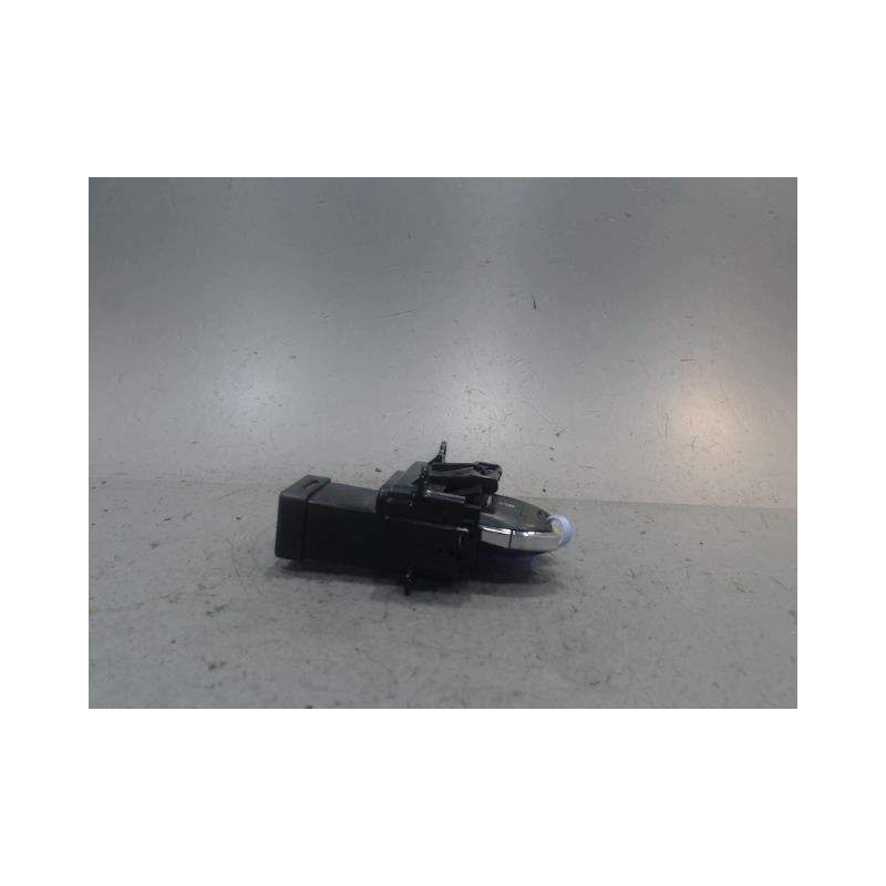 LECTEUR DE CARTE CITROEN C4