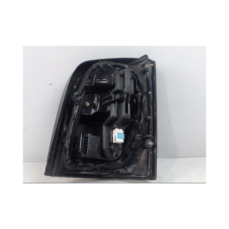 FEU ARRIERE GAUCHE  NISSAN MICRA 96-98
