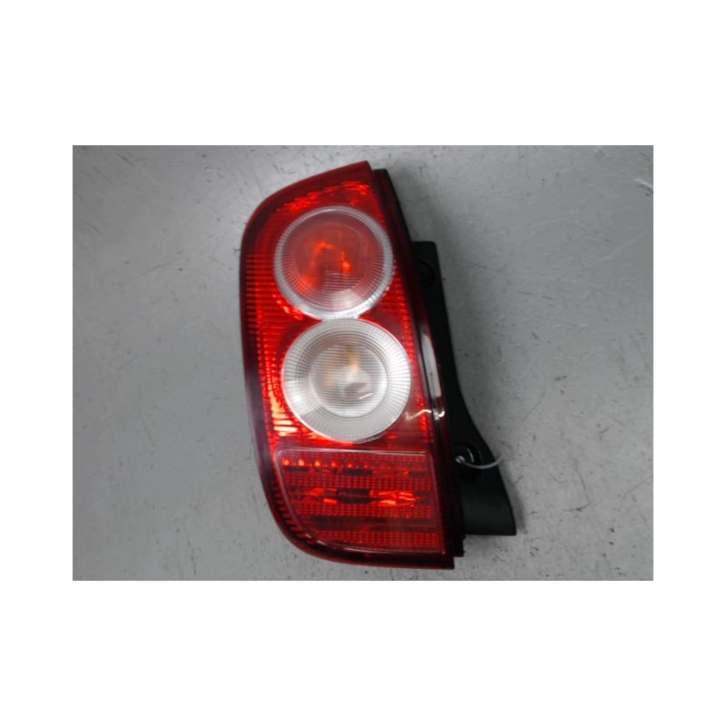 FEU ARRIERE GAUCHE  NISSAN MICRA 2003-2005