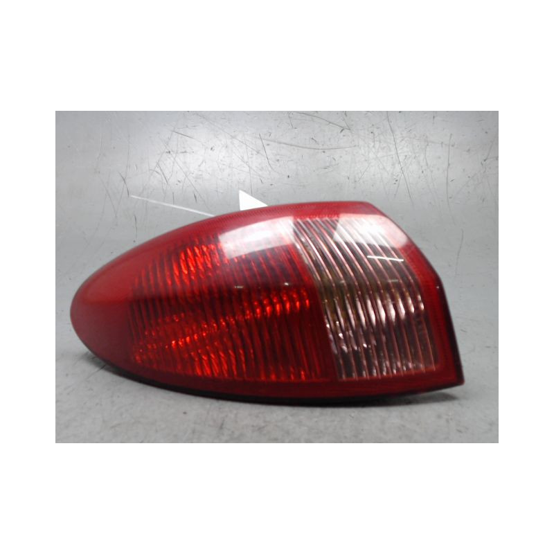 FEU ARRIERE GAUCHE  ALFA ROMEO 147 2004-