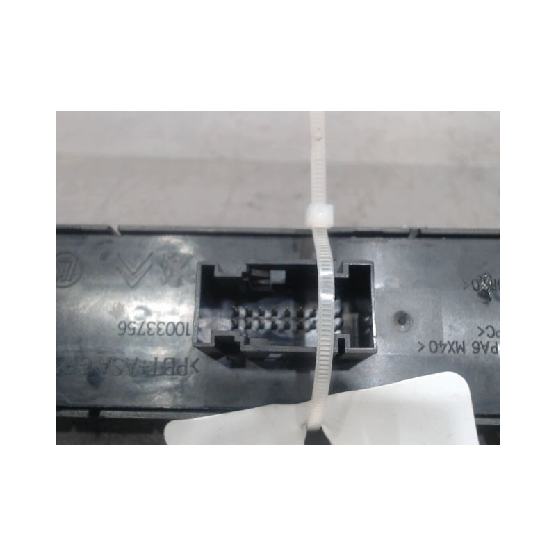 BOUTON DE WARNING PEUGEOT 3008