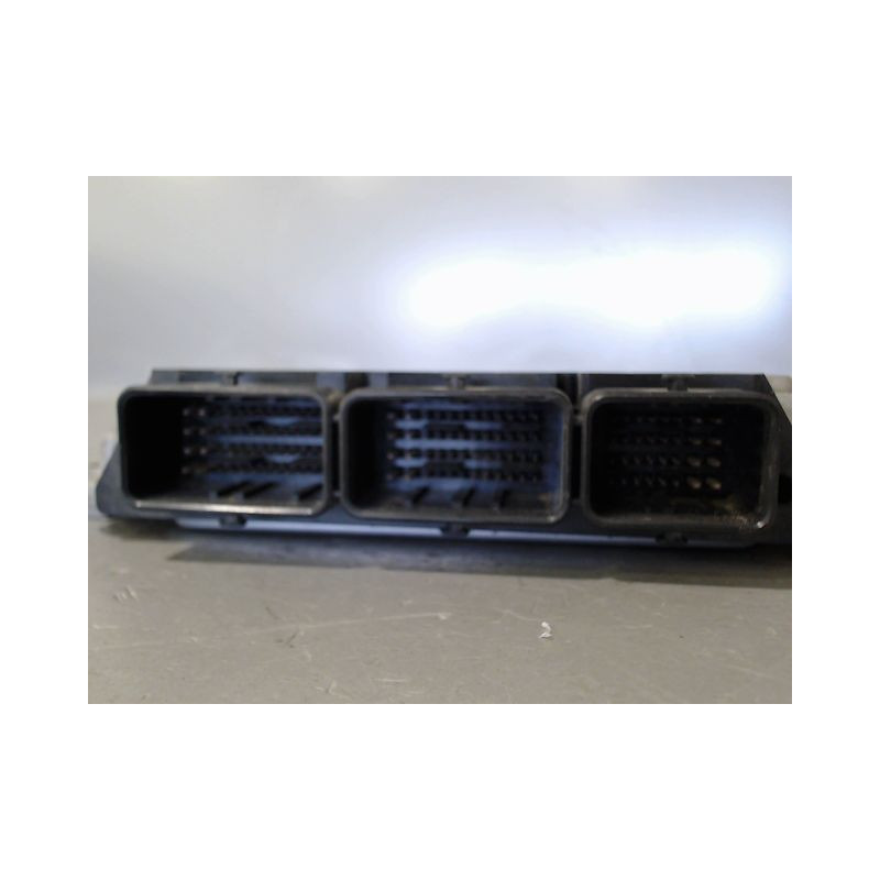 CALCULATEUR MOTEUR OPEL VIVARO C1 PH2 F2700 06-15