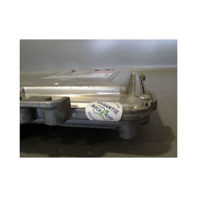 CALCULATEUR MOTEUR OPEL VIVARO C1 PH2 F2700 06-15