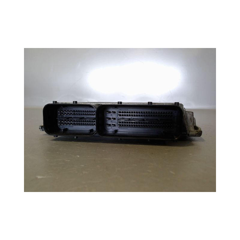 CALCULATEUR MOTEUR AUDI A1