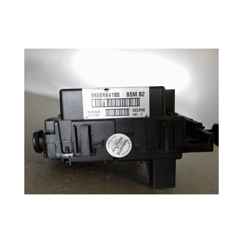 BOITE A FUSIBLES PEUGEOT 307